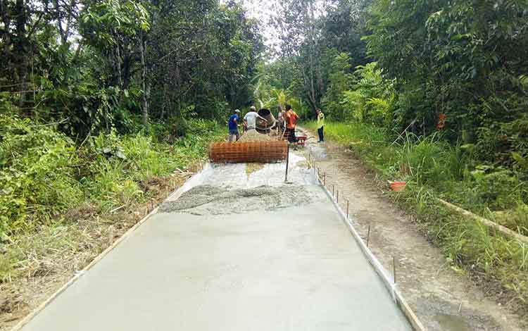 Proyek Pembangunan Jalan Sp.3 Mameh – Windesi, Makbon - Mega 11 Mei 2020 !